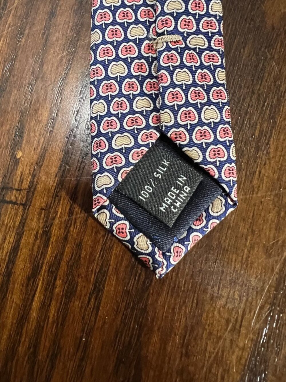 JoS. A. Bank Executive Collection Apple Print 100% Silk Necktie Teacher Doctor - Picture 3 of 5
